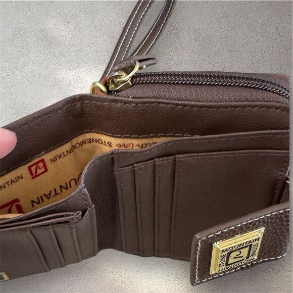 Stone Mountain Accessories Brown Wallet - Picture 3 of 9